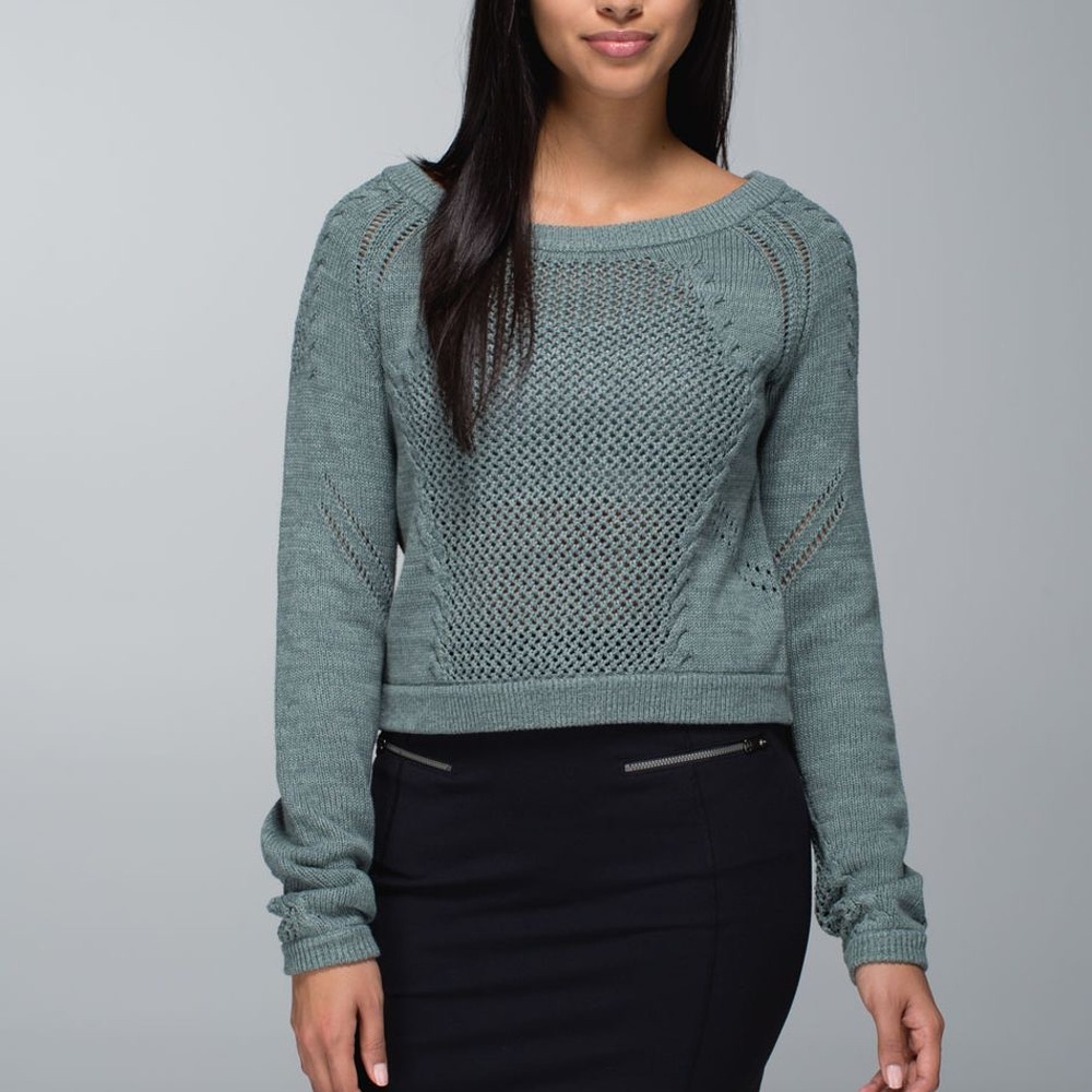 lululemon be present pullover sweater!!🌷